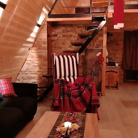 Luna Kuca- Devojacki Bunar